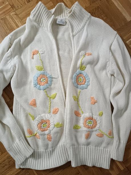 Sveter, authentic,l