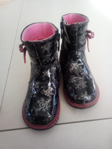 Cizmicky, deichmann,22