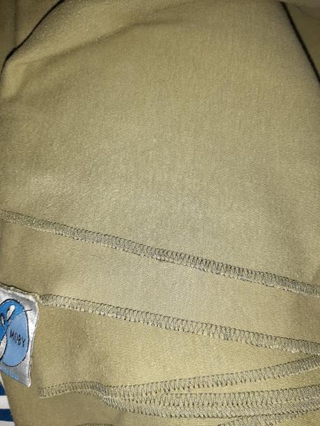 Satka elasticka, moby