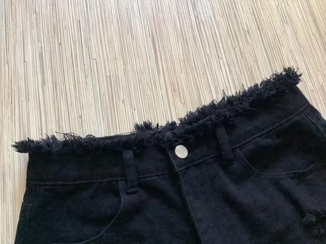 Pekne drane kratasy shein, m