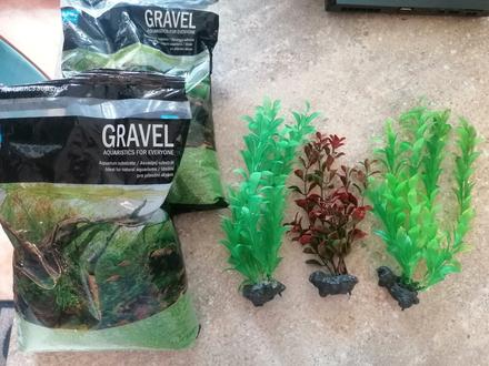 Piesok do akvária a rastlinky,