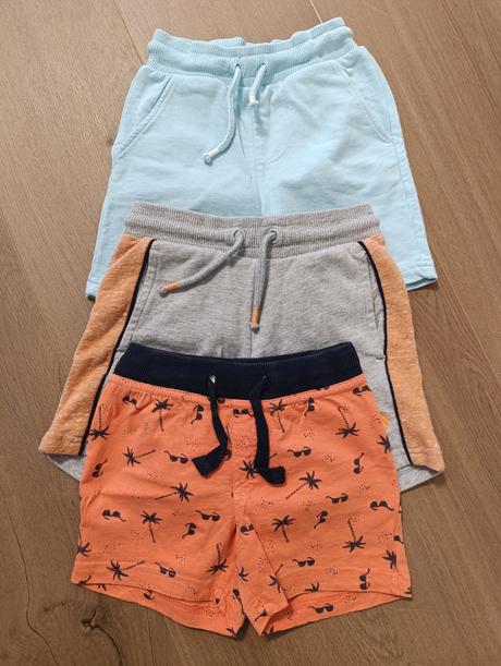 Kraťasy + darček, f&f,98