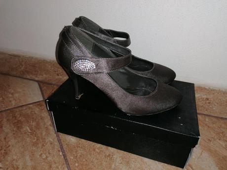 Sivé lodičky, velk. 37, 37