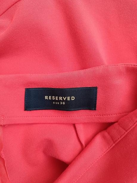 Cervena sukna reserved 36, reserved,36