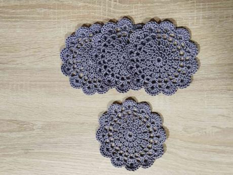 Háčkované podšálky 22, 