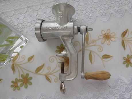 Mlynček na maso-made in čechoslovákia---5 porkert, 