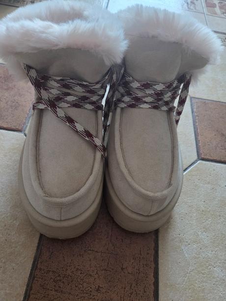 Super teplé cizmicky, 41