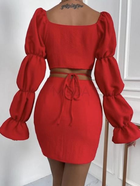 Červený komplet, s