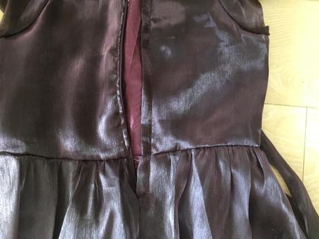 Krásne slávnostné šatičky na cca 6-8 rokov, 134