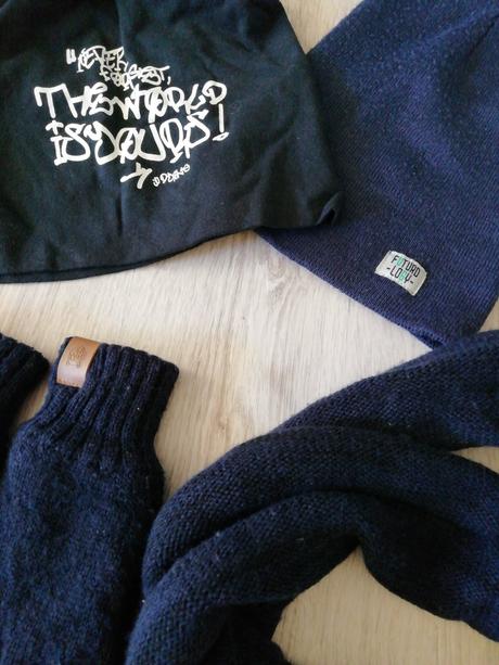 Čiapky a tunely, 152