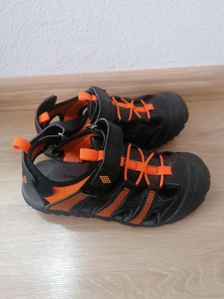 Adidas topanky, umbro,32