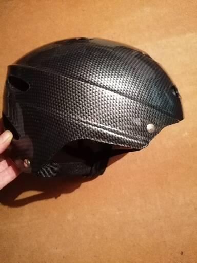 Prilba na bicykel, s