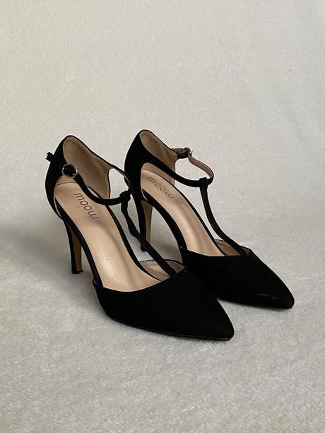 Čierne lodičky, 39