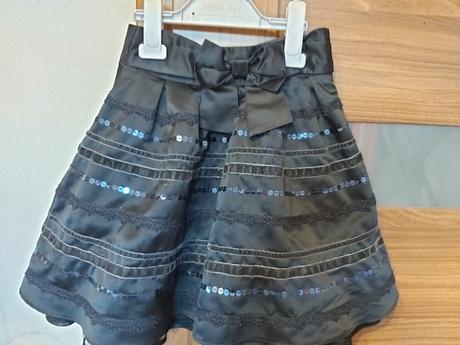 Čierna suknička c.116/122, marks & spencer,122