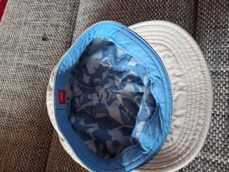 Ďámkska šiltovka, esprit