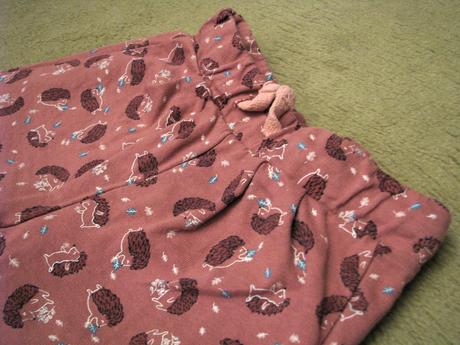 Tepláčiky s ježkami, 98