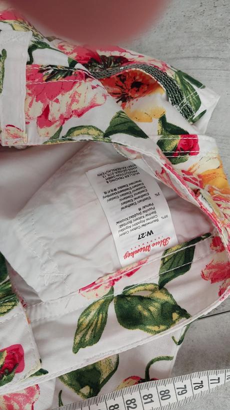 Trojštvrťové kraťasy, s