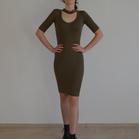 Obtiahnuté šaty, s