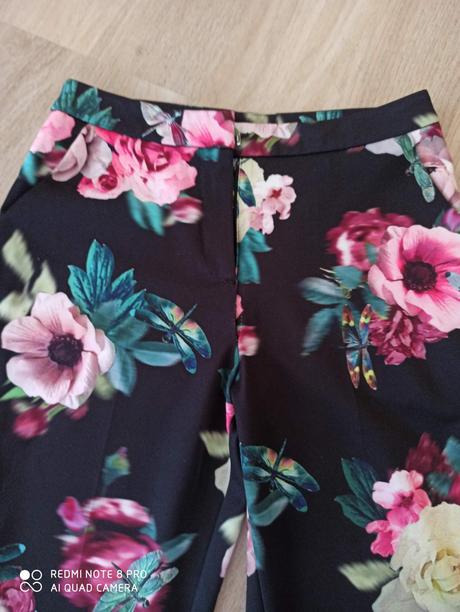 Kvetinové letné nohavice, 34