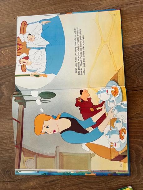 Disney knižky dumbo a popelka,