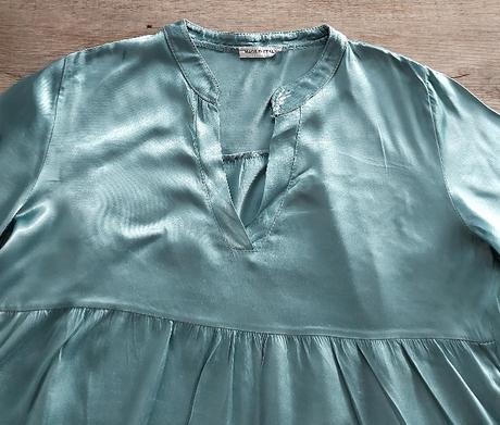 Modrozelené volánové šaty, 42