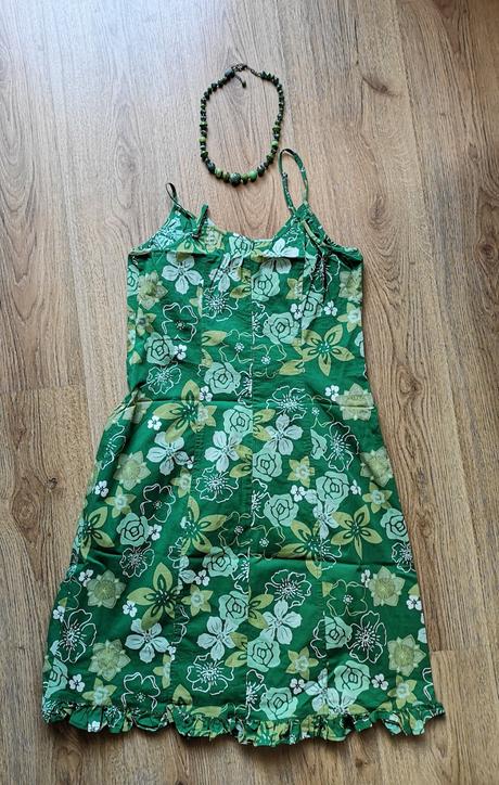 Šaty zelene na ramienka a náhrdelník, clockhouse,s