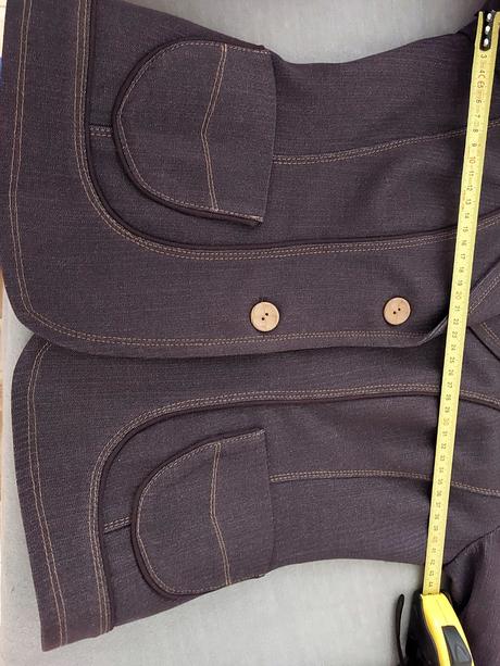 Nohavicovy kostym, 36