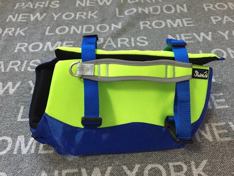 Pes - plavecka vesta l,