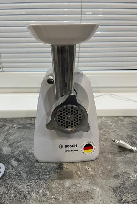 Mlynček na mäso bosch mfw2500w biely, bosch