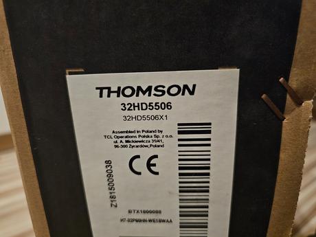 Predám konzolu ps4 a televízorom thomson 32hd5506, 