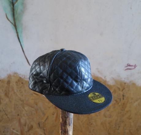 Čierna prešívaná šiltovka black number (fullcap /, 58