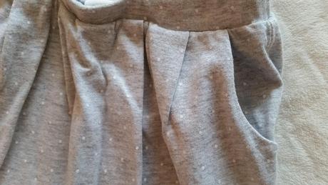 Sivé nohavice s bielymi bodkami, h&m,80