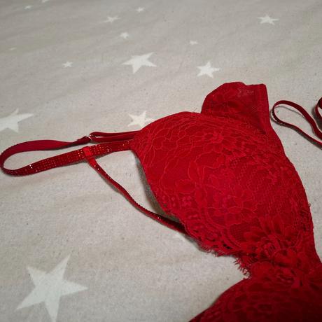 Nadherny cerveny komplet intimissimi., intimissimi,75b
