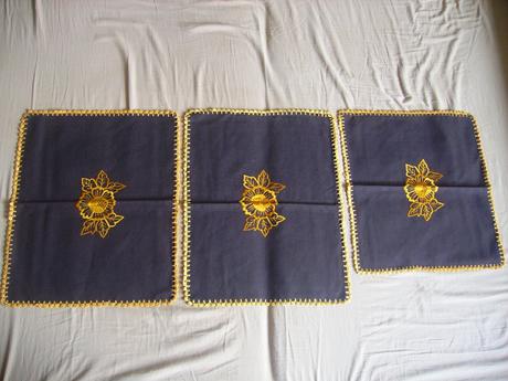 Vyšívané obrusy tmavohnedé s oranžovým 5 ks, 