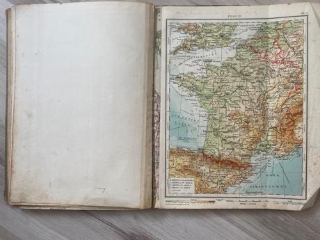 Stará prekrásna kniha soubor map 1946,,