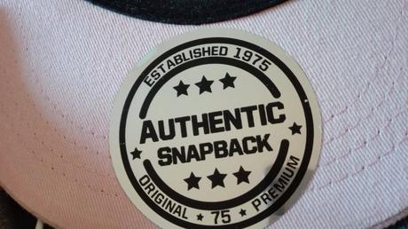 Dievčenský snapback,