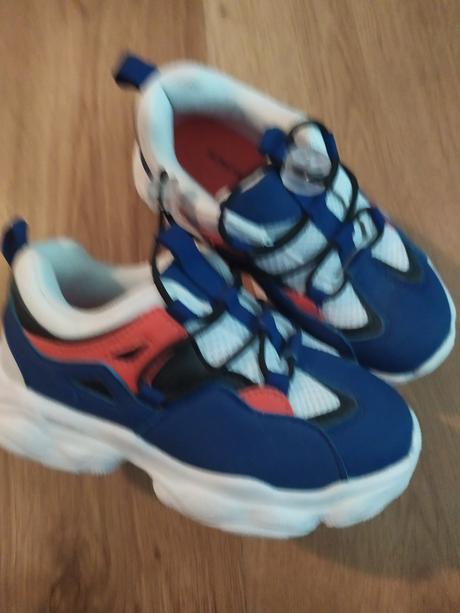 Tenisky, reserved,29