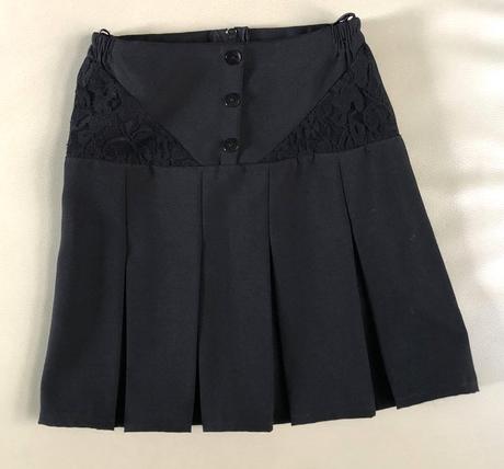 104/110 cierna sukna,4-5 r., 110