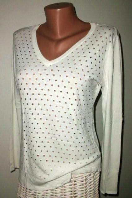 Trendy dierovaný svetrík - veľ. m-l, m