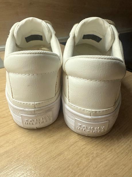 Plátenky tommy hilfiger 40, tommy hilfiger,40