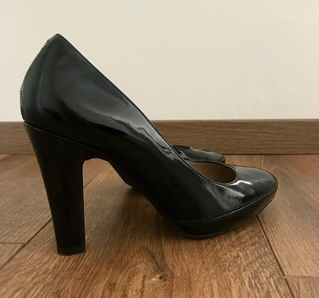 Čierne lakované kožené lodičky unisa, 38