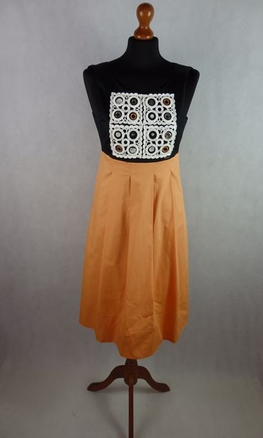 Kvalitné originálne šaty, 34