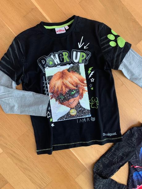 Tricko cierny kocur s preklapacimi flitrami, desigual,128