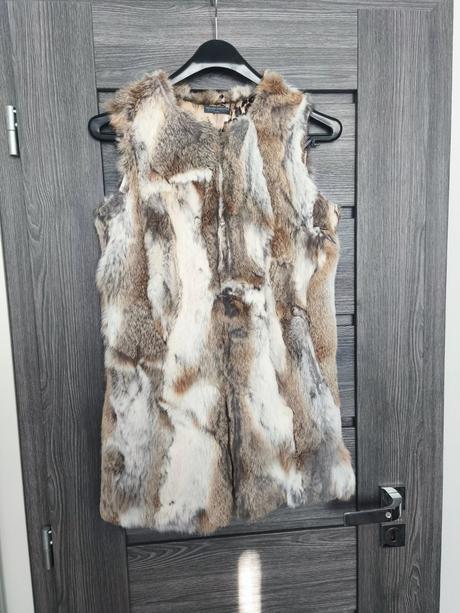 Vesta z pravej kozusiny rinascimento, s