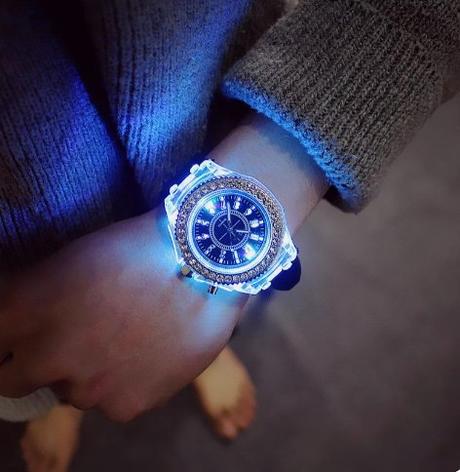 Dámske štýlové elegantné a športové hodinky 2 ks, quartz