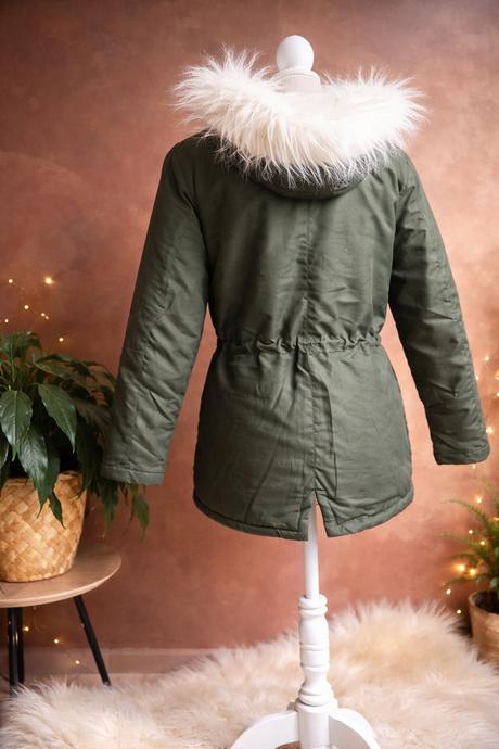 Zelená bunda s kožušinou, gate,s