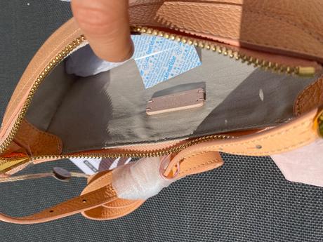 Kožená kabelka coccinelle hobo tvar, coccinelle