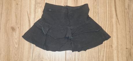 Čierna elastická sukňa, 152