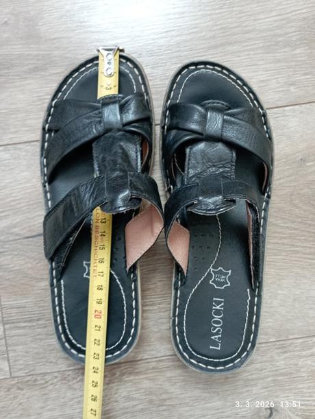 Kožené šľapky (už s poštou), lasocki,35