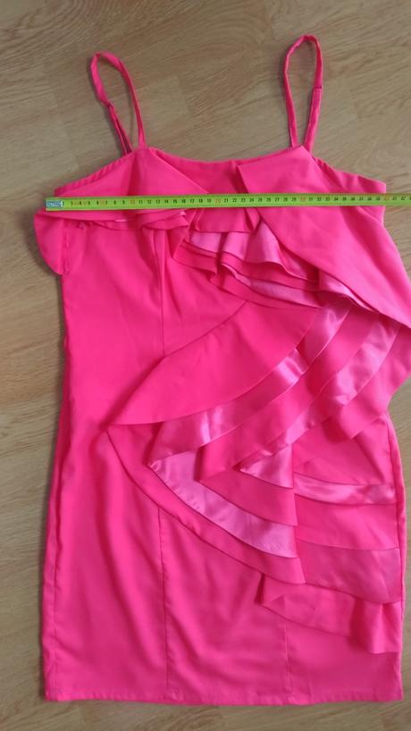 Minišaty s "waterfall" aplikáciou, lipsy london,38